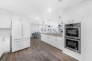 Private kitchen - Lilly’s Maison #7 Medical Center/Galleria/NRG (Houston)