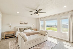 5 dormitorios, tabla de planchar con plancha, wifi y ropa de cama