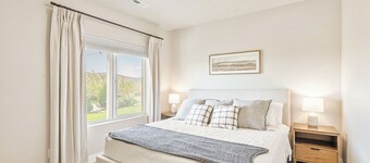 Spacious 5BR Home w/ Private Theater, 2 Kitchens & Golf Views