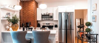 2BR Garden Apt w/ Parking • Near Brown & RISD