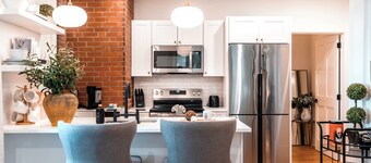 Family-Friendly 2BR • Walk to Waterfront & Park • Parking • East Side