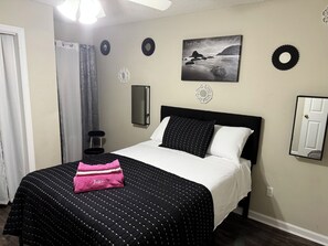 2 bedrooms, iron/ironing board, WiFi, bed sheets