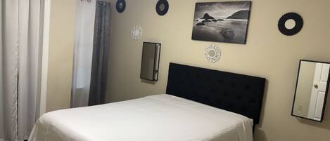 2 makuuhuonetta, silitysrauta/-lauta, Wi-Fi, vuodevaatteet