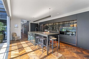 Dining - Lake View Lodge - Lake Taupo (Taupō)