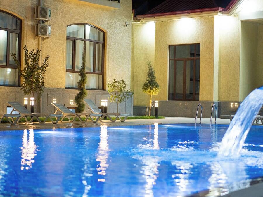 Seasonal outdoor pool