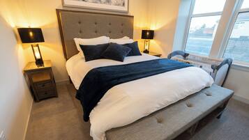 2 bedrooms, desk, iron/ironing board, travel crib