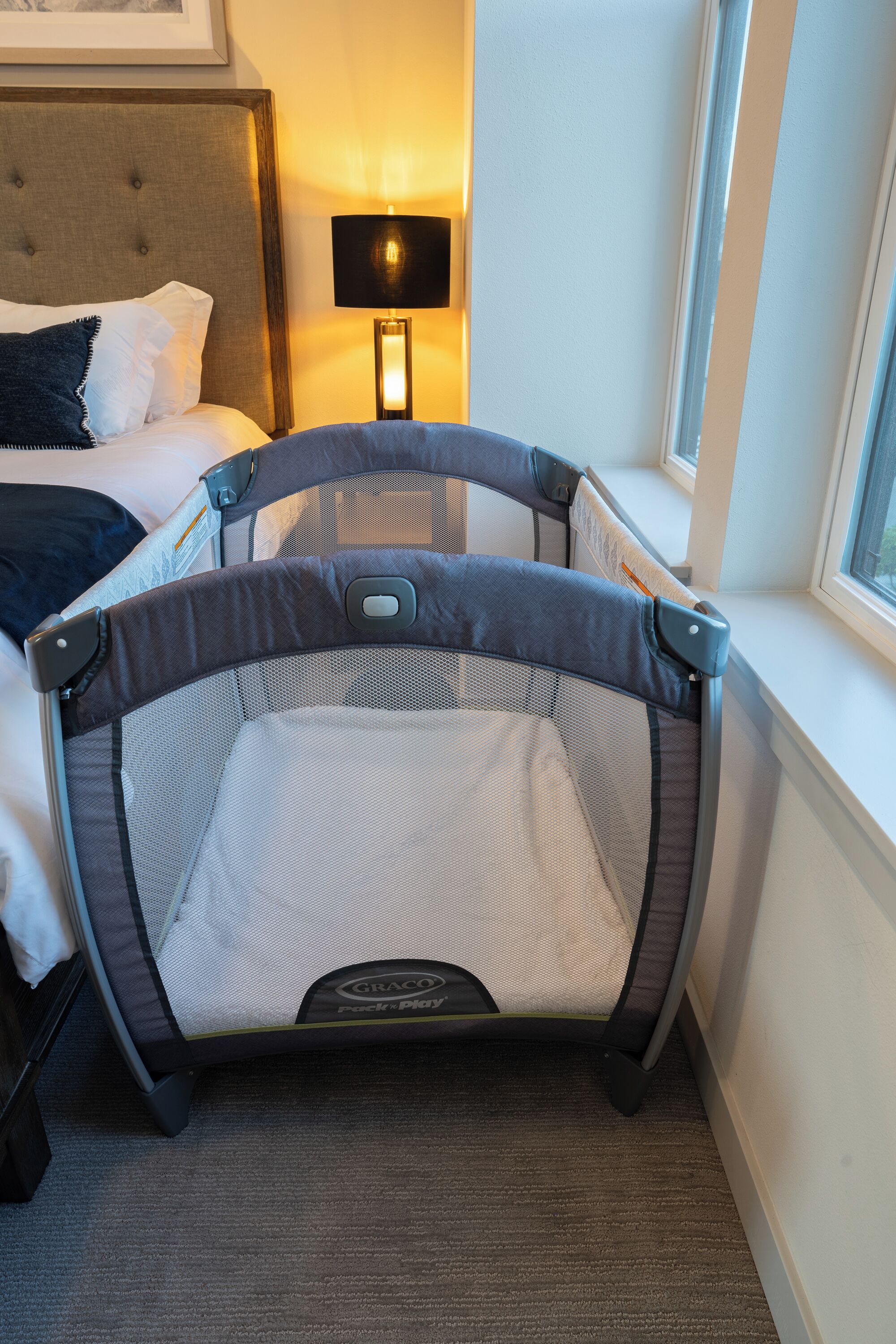 2 bedrooms, desk, iron/ironing board, travel cot