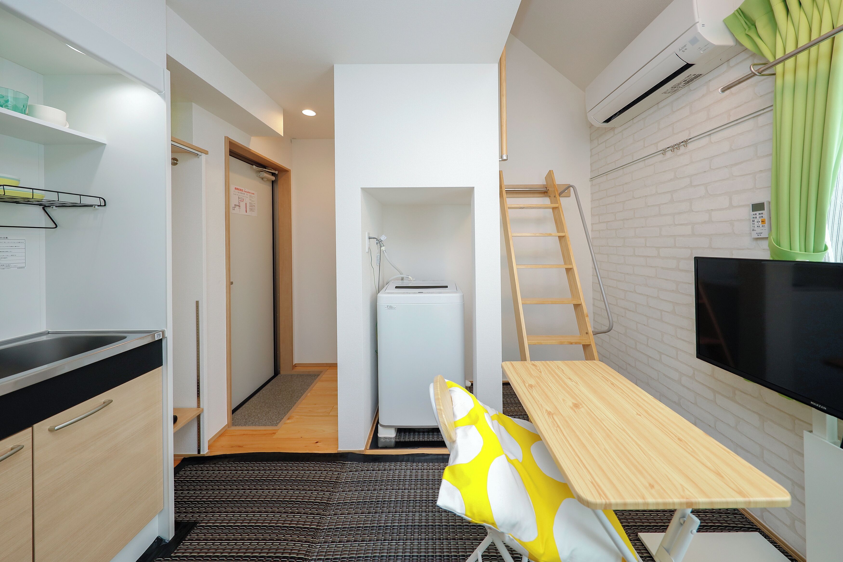 Apartment | Blackout drapes, iron/ironing board, free WiFi