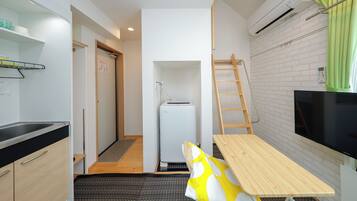 Apartment | Blackout drapes, iron/ironing board, free WiFi