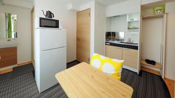 Apartment | Blackout drapes, iron/ironing board, free WiFi