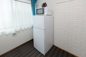 Apartment | Blackout drapes, iron/ironing board, free WiFi