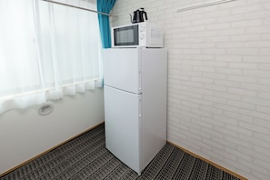 Apartment | Blackout drapes, iron/ironing board, free WiFi