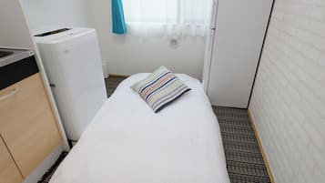 Apartment | Blackout drapes, iron/ironing board, free WiFi