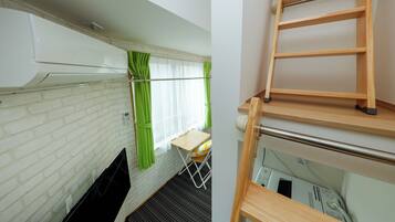 Apartment | Blackout drapes, iron/ironing board, free WiFi