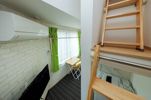 Leilighet | Blendingsgardiner, strykejern/-brett og wi-fi (inkludert)