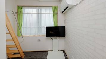 Apartment | Blackout drapes, iron/ironing board, free WiFi
