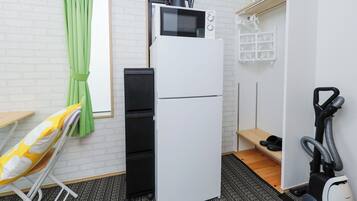 Apartment | Private kitchen | Mini-fridge, microwave, stovetop, electric kettle