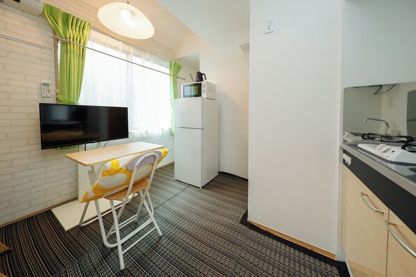 Apartment | Blackout drapes, iron/ironing board, free WiFi