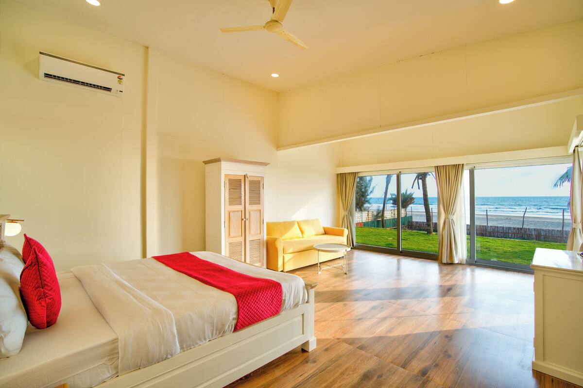 Luxury Room, Beach View | Hypo-allergenic bedding available, minibar, in-room safe, desk