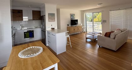 Beachfront living, stroll to shops and restaurants