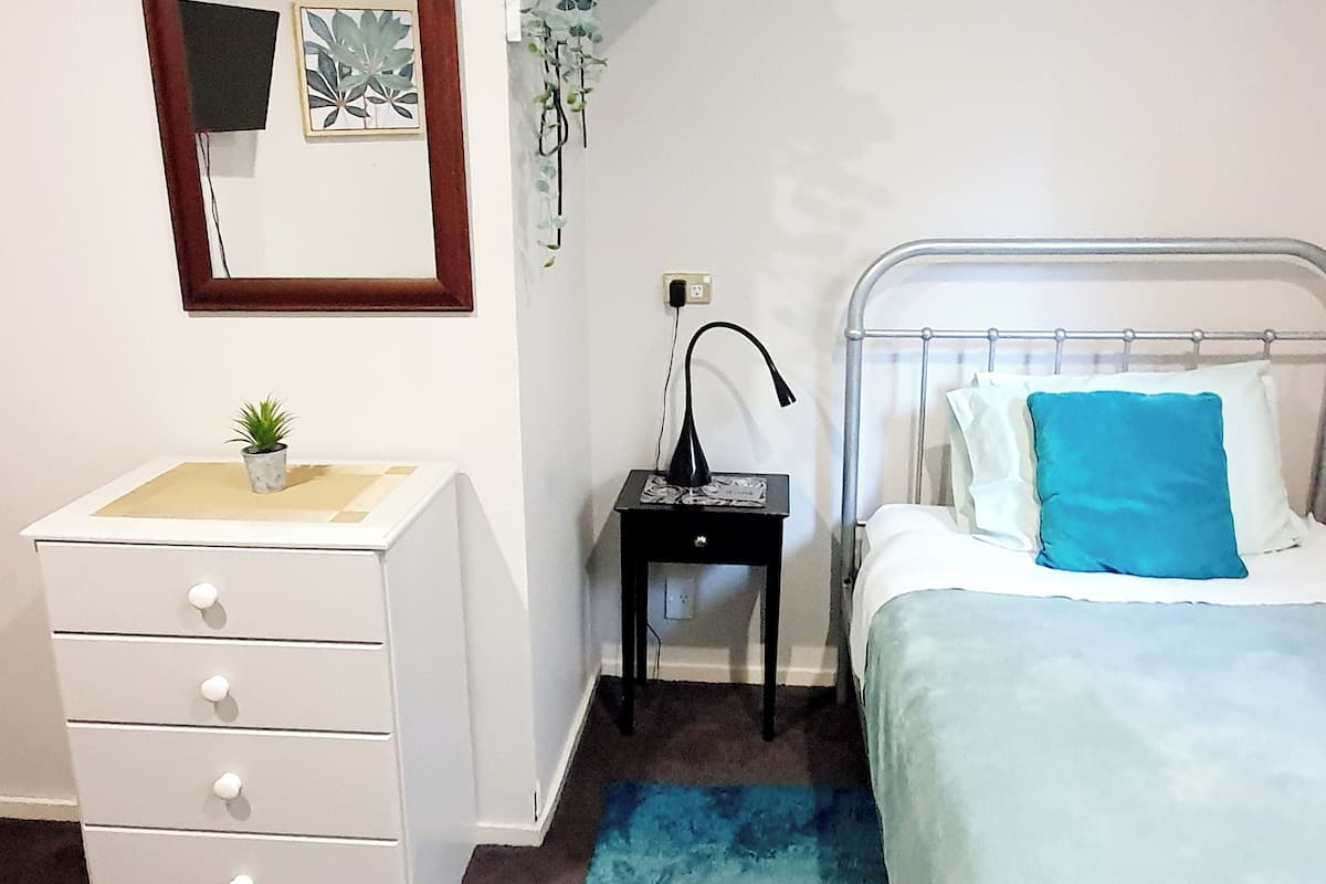 Basic Single Room | Free WiFi