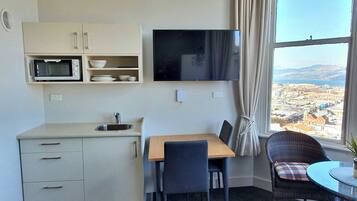 Comfort Studio, Harbour View | Private kitchen
