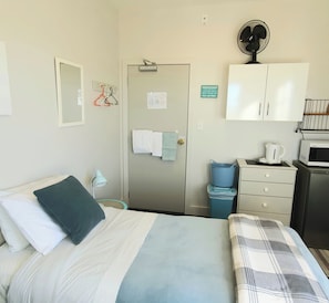Basic Single Room, Sea View | Free WiFi