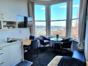 Comfort Studio, Harbor View | Free WiFi - Workstay at 123 (Dunedin)