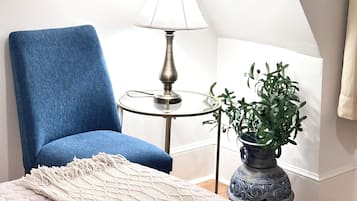 2 bedrooms, iron/ironing board, bed sheets