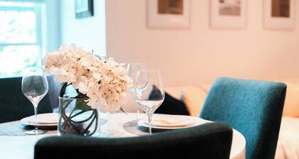 Winter 2BR Retreat • Walk to Brown/RISD • Private Parking