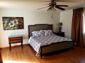 9 bedrooms, WiFi, bed sheets