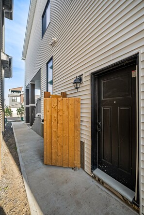 Exterior detail - 7 BR Luxury Home » Central AC » 100` Projector (Calgary)
