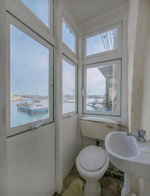 Apartment, 2 Bedrooms, Smoking, Balcony | Bathroom - Valletta Seaview Apartment (Valletta)