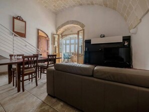 Living room - Valletta Seaview Apartment (Valletta)