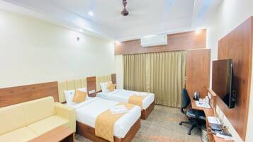 Superior-værelse med 2 enkeltsenge - byudsigt | Terrasse/gårdhave