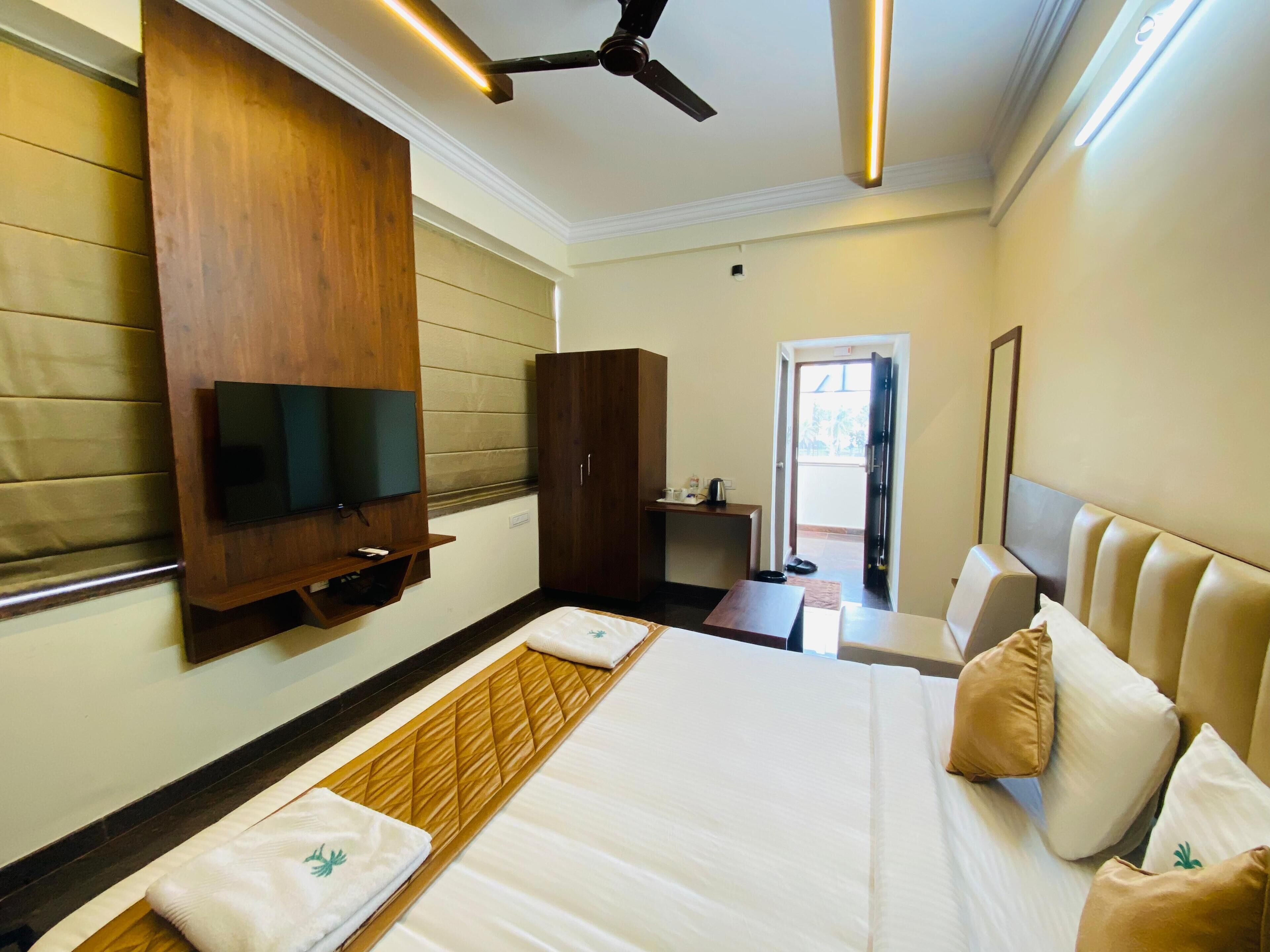 Habitación doble estándar, vista a la ciudad | Escritorio, espacio para trabajar con laptop y wifi gratis 