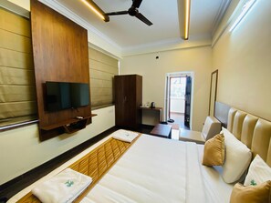 Standard Double Room, City View | Desk, laptop workspace, free WiFi, bed sheets