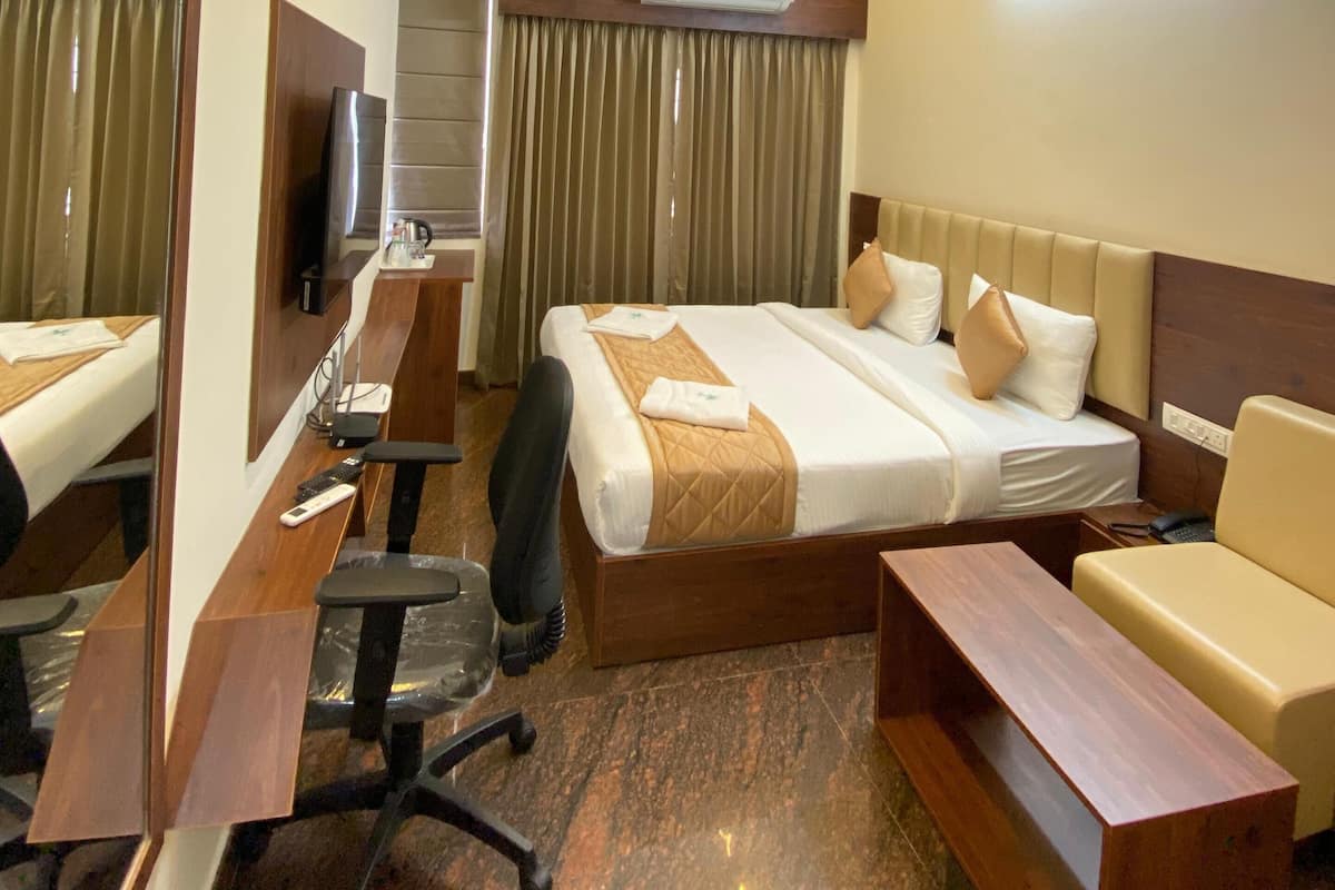 Desk, laptop workspace, free WiFi