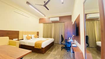 Superior Double Room, City View | Desk, laptop workspace, free WiFi, bed sheets