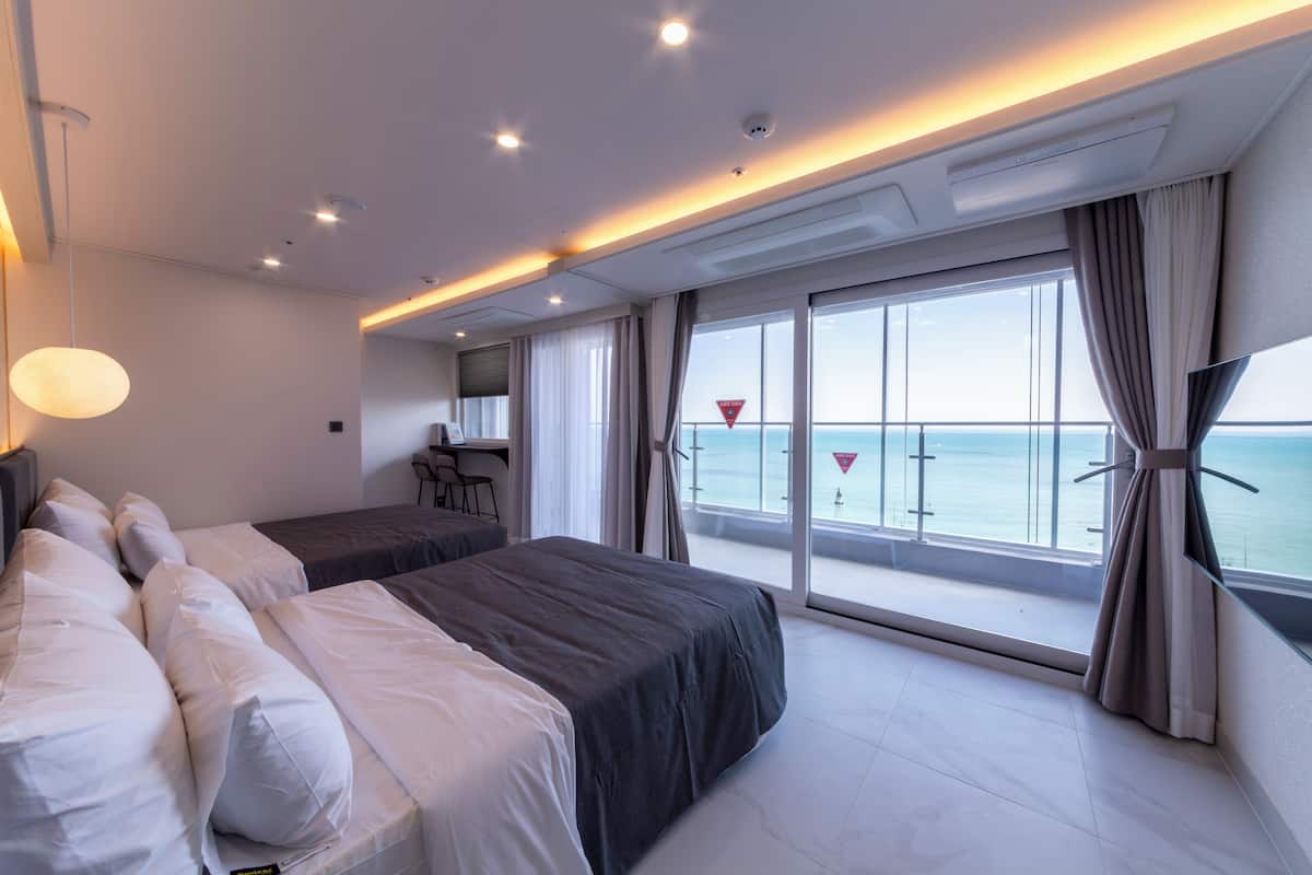 Executive Suite, Balcony, Ocean View | Free WiFi