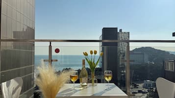 Standard Family Twin Room | Terrasse/Patio