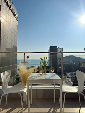 Standard Family Twin Room | Terrasse/Patio