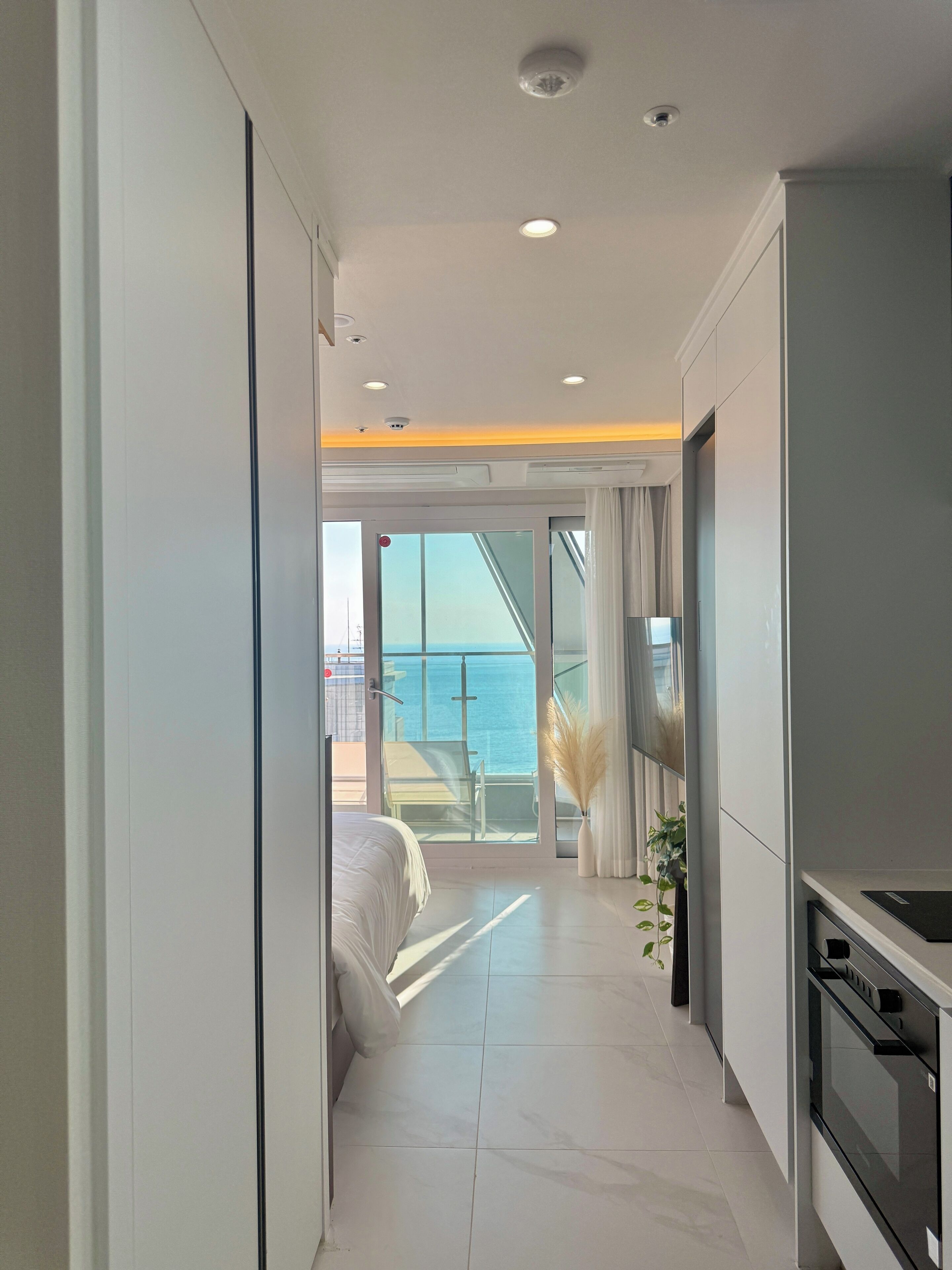 Ocean view Family Twin Room | Truy cập Internet không dây miễn phí, bộ trải giường 