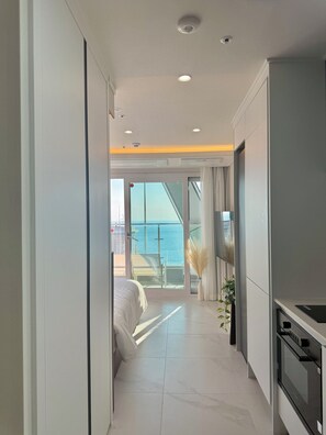 Ocean view Family Twin Room | Wi-fi (inkludert) og sengetøy