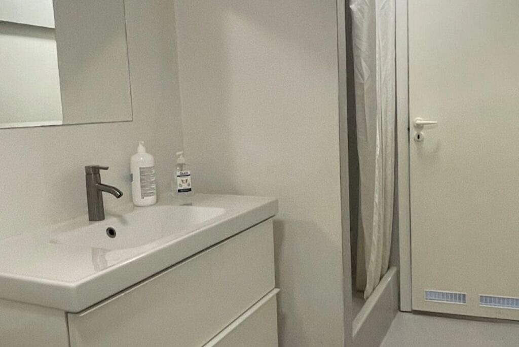 Bruser, hårtørrer, håndklæder, Sæbe