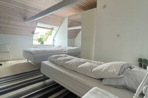 3 bedrooms, WiFi, bed sheets