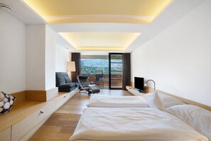 1 bedroom, WiFi, bed sheets - Room 'Doppia Vista Panoramica Sup 105' with Mountain View, Wi-Fi and Air Conditioning (Marlengo)