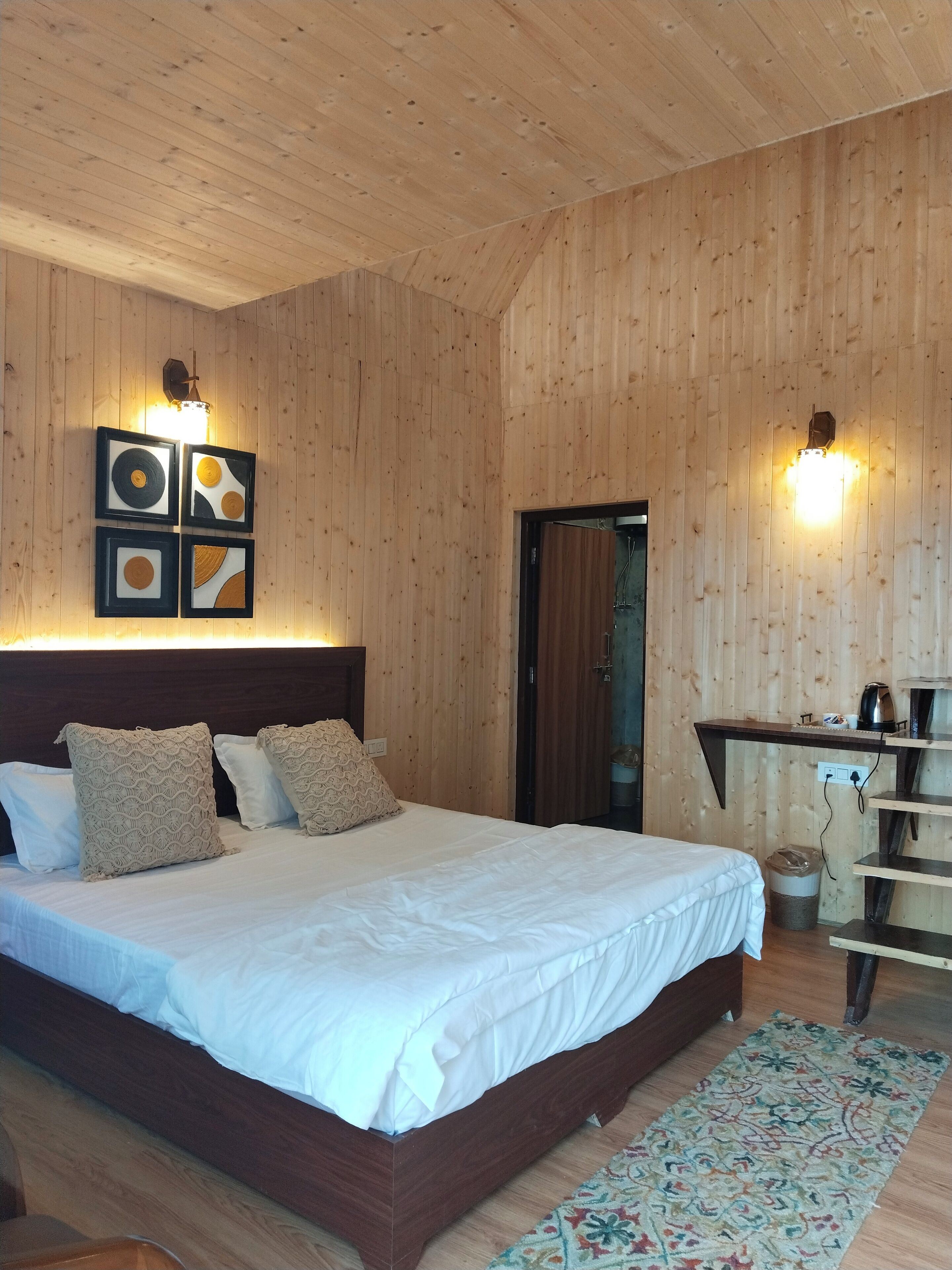 Familie-småhus, dalutsikt | Strykejern/-brett, ekstrasenger (mot et tillegg) og wi-fi (inkludert)