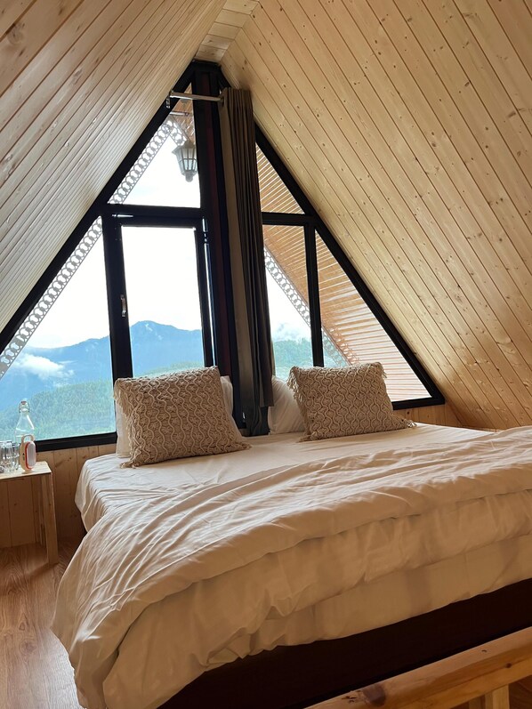 Iron/ironing board, rollaway beds, free WiFi, bed sheets