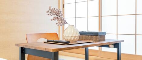 Chambre Confort, balcon, vue ville | Surmatelas, Wi-Fi gratuit, draps fournis